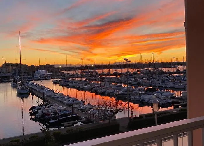 Le Cap D Vue Directe Sur Le Port Agde