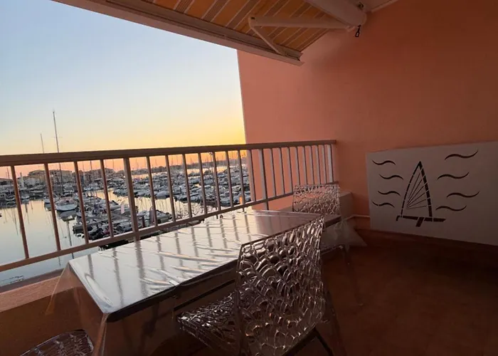 Le Cap D Vue Directe Sur Le Port Agde